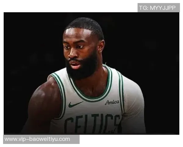 杰伦布朗独力难支28投15中砍下32分却难救球队于水深火热之中