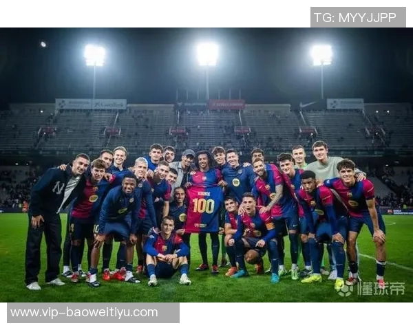 亚马尔与拉菲尼亚齐聚巴萨合练期待共同出战毕尔巴鄂挑战